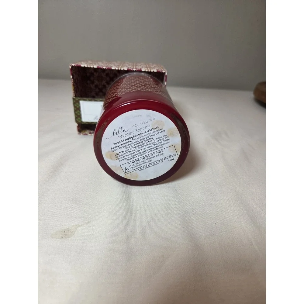 Bella by Illume Winter Berry Scented Candle 9.5oz White Currant Cranberry New